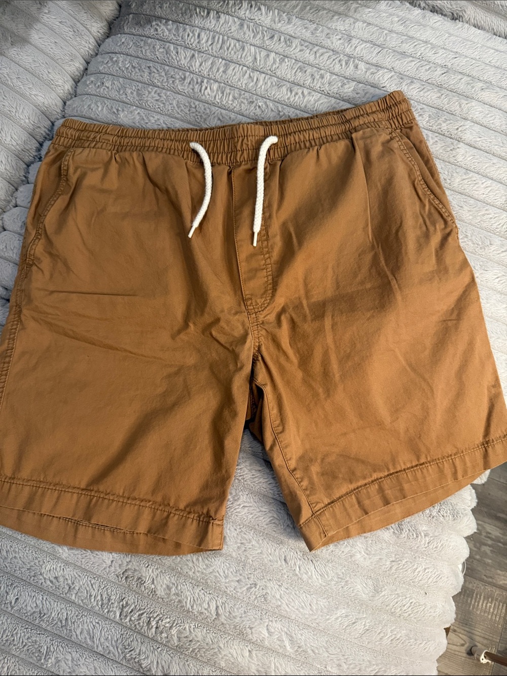 H&M Men's Drawstring Athletic Shorts in Tan